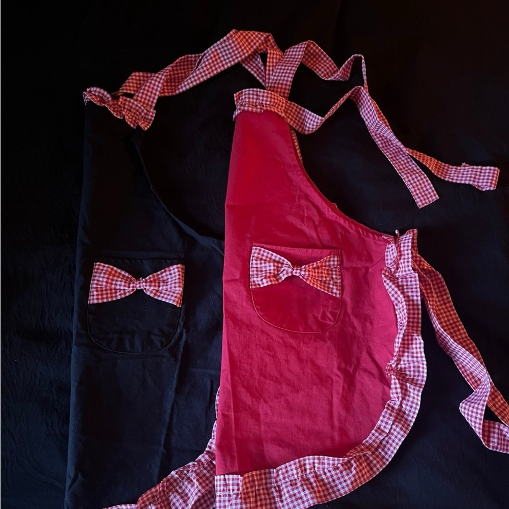 Kitchen Aprons - Picture 2 of 3